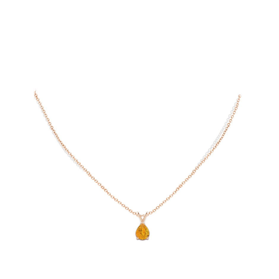 9x7mm A V-Bale Pear-Shaped Fire Opal Solitaire Pendant in Rose Gold pen