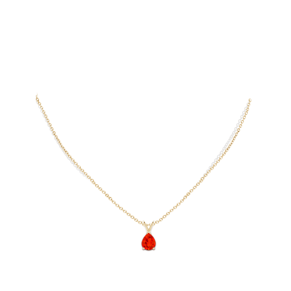 9x7mm AAAA V-Bale Pear-Shaped Fire Opal Solitaire Pendant in 9K Yellow Gold pen