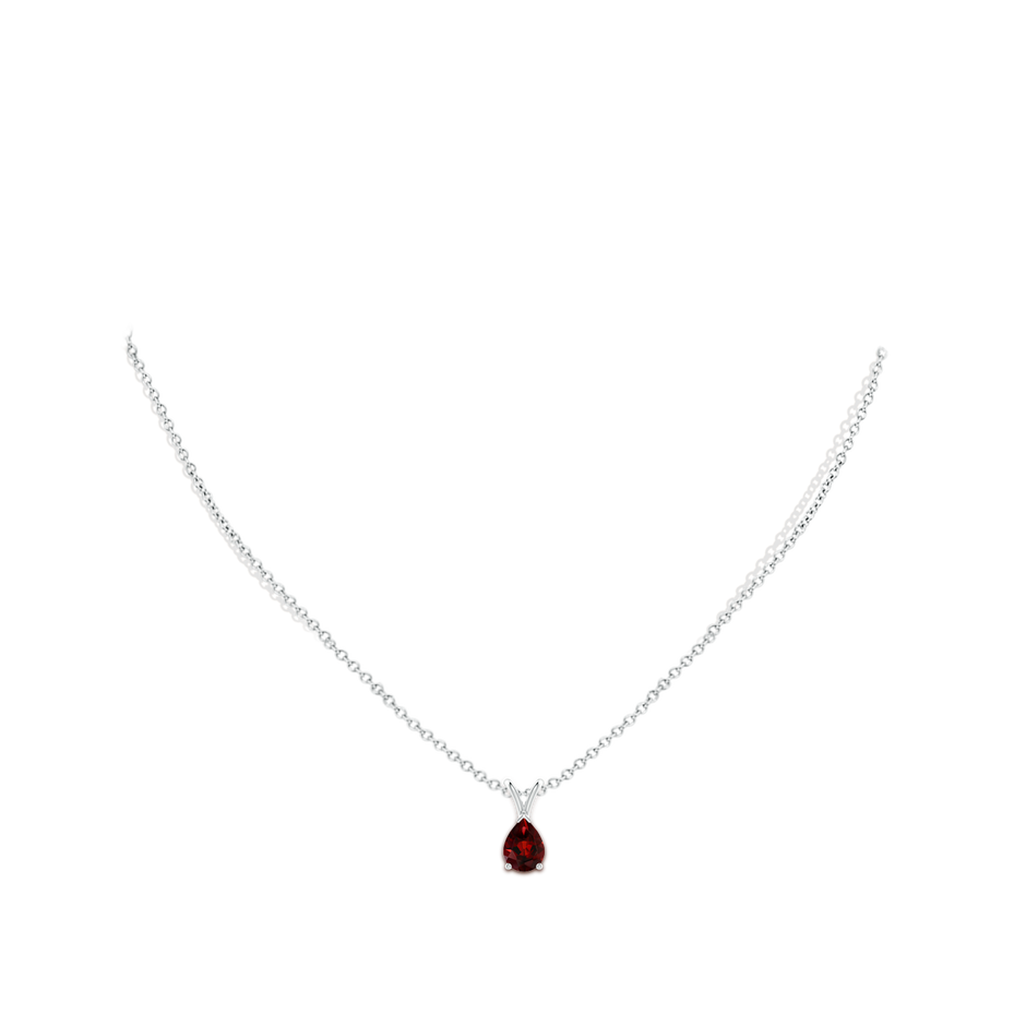 8x6mm AAA V-Bale Pear-Shaped Garnet Solitaire Pendant in 18K White Gold pen