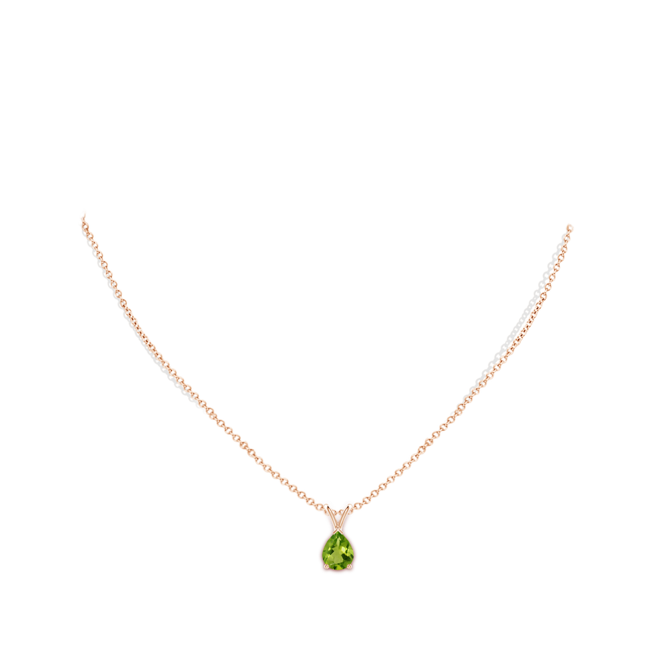 9x7mm AAAA V-Bale Pear-Shaped Peridot Solitaire Pendant in Rose Gold body-neck