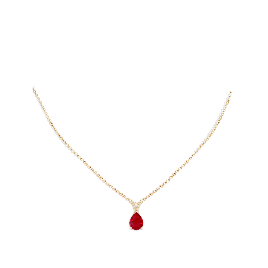 8x6mm AAA V-Bale Pear-Shaped Ruby Solitaire Pendant in Yellow Gold pen