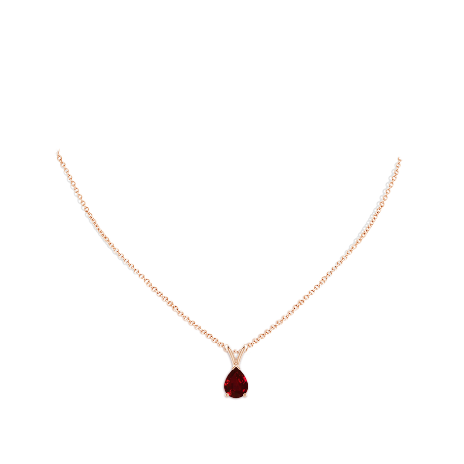 8x6mm AAAA V-Bale Pear-Shaped Ruby Solitaire Pendant in Rose Gold pen