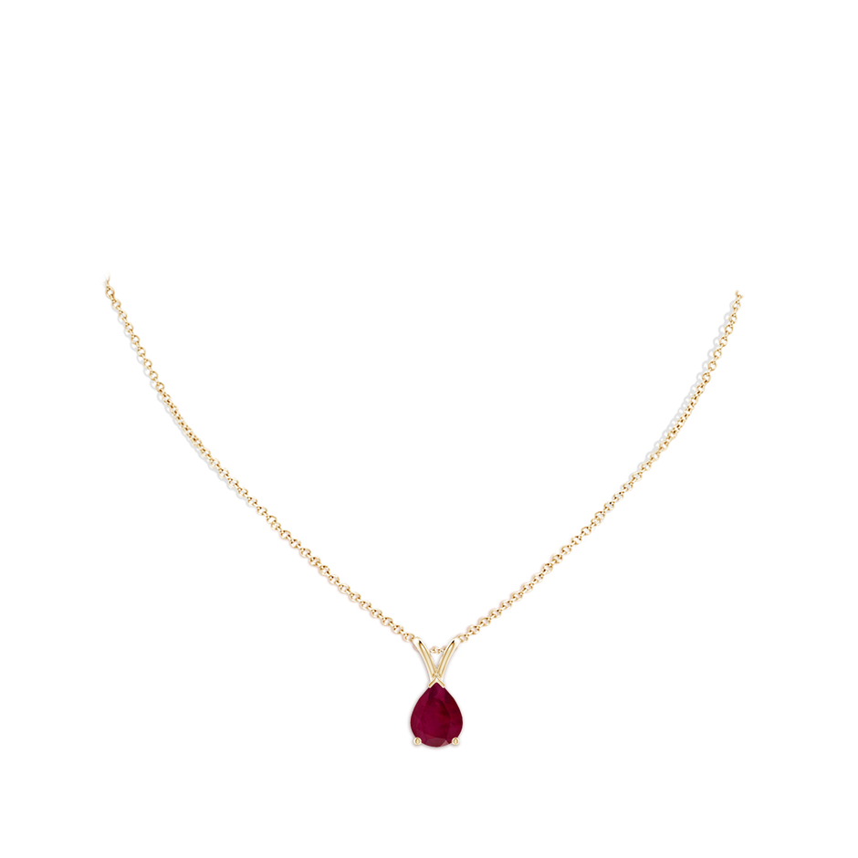 9x7mm A V-Bale Pear-Shaped Ruby Solitaire Pendant in Yellow Gold pen