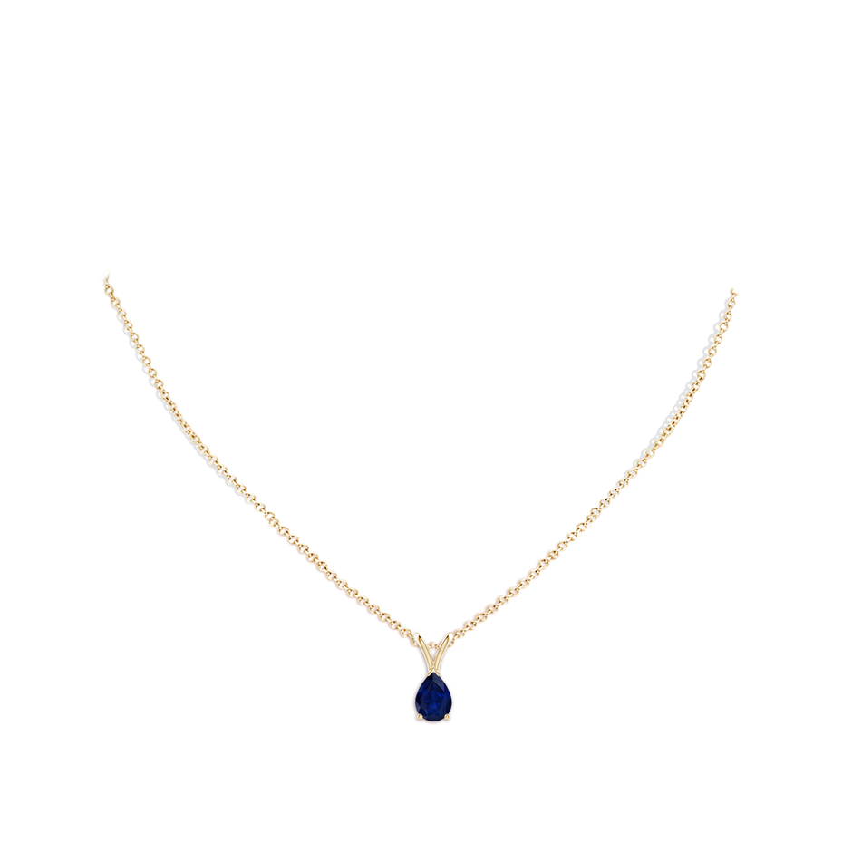 7x5mm AA V-Bale Pear-Shaped Blue Sapphire Solitaire Pendant in Yellow Gold pen