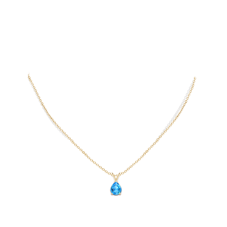 9x7mm AAAA V-Bale Pear-Shaped Swiss Blue Topaz Solitaire Pendant in 18K Yellow Gold pen