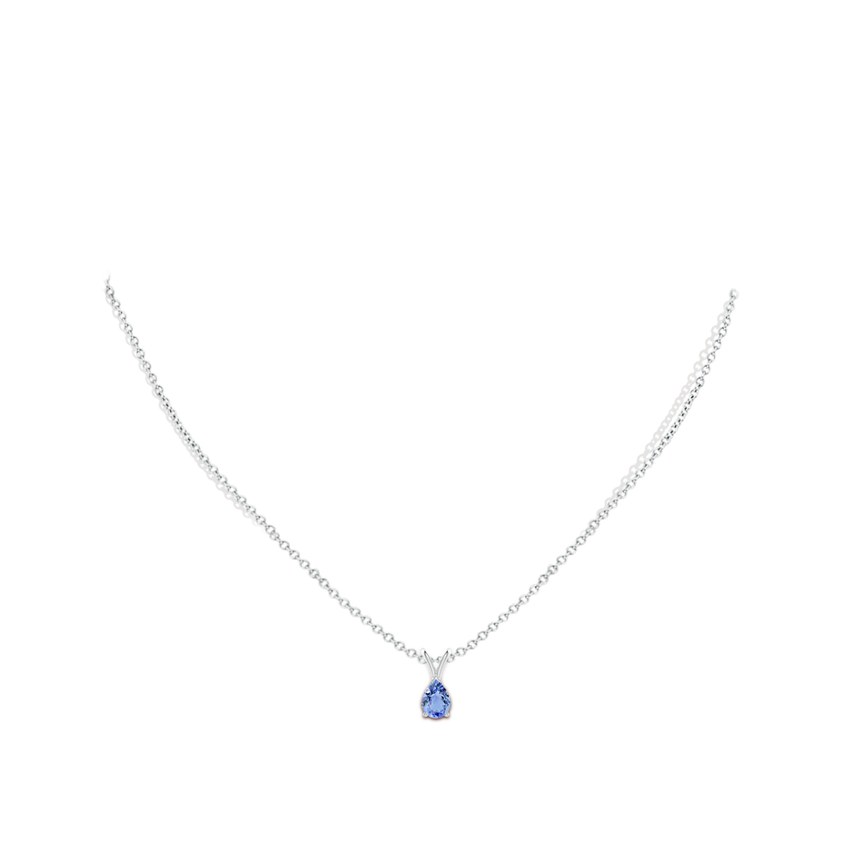 7x5mm A V-Bale Pear-Shaped Tanzanite Solitaire Pendant in White Gold pen