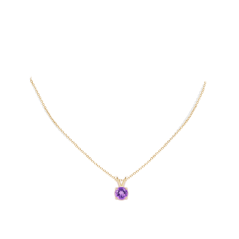8mm A V-Bale Round Amethyst Solitaire Pendant in Yellow Gold pen