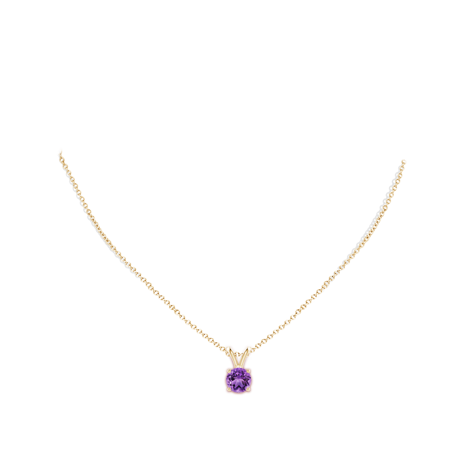 8mm AA V-Bale Round Amethyst Solitaire Pendant in Yellow Gold pen