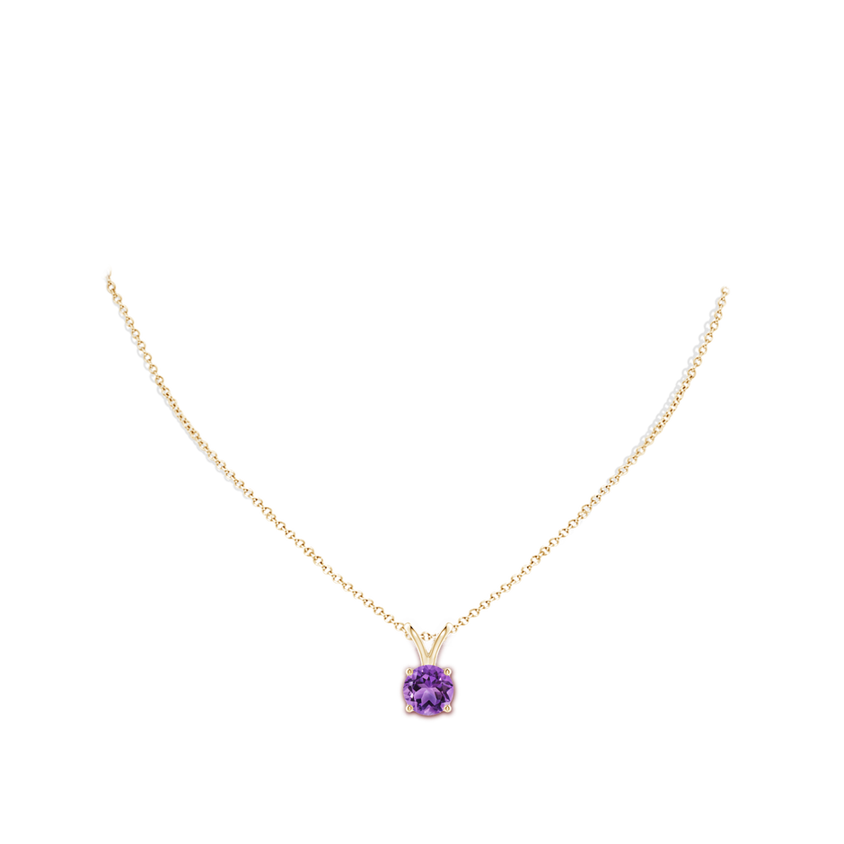 9mm AA V-Bale Round Amethyst Solitaire Pendant in Yellow Gold pen