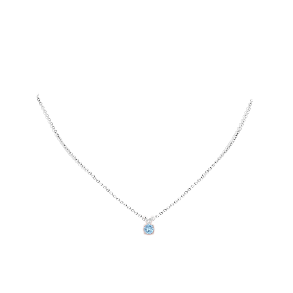 5mm AAA V-Bale Round Aquamarine Solitaire Pendant in White Gold pen