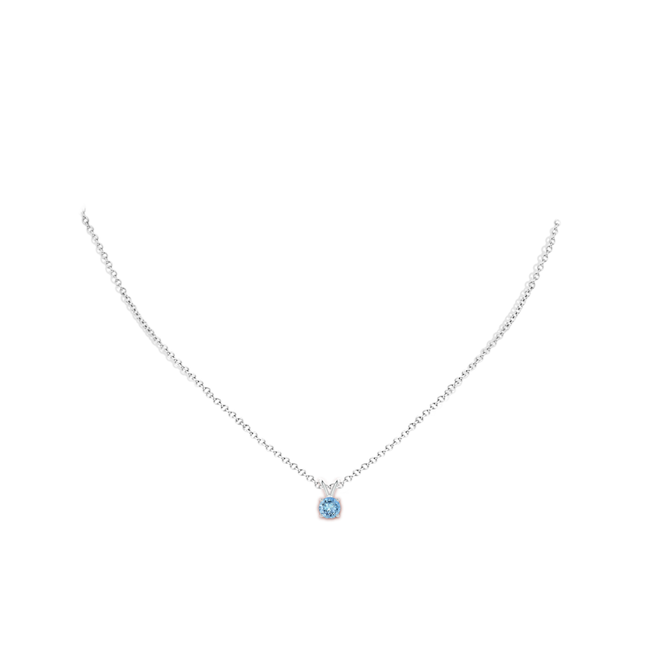 5mm AAAA V-Bale Round Aquamarine Solitaire Pendant in White Gold pen