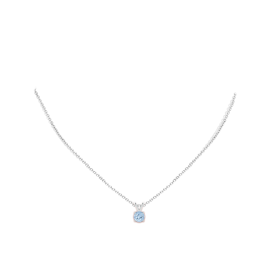 6mm AA V-Bale Round Aquamarine Solitaire Pendant in White Gold pen