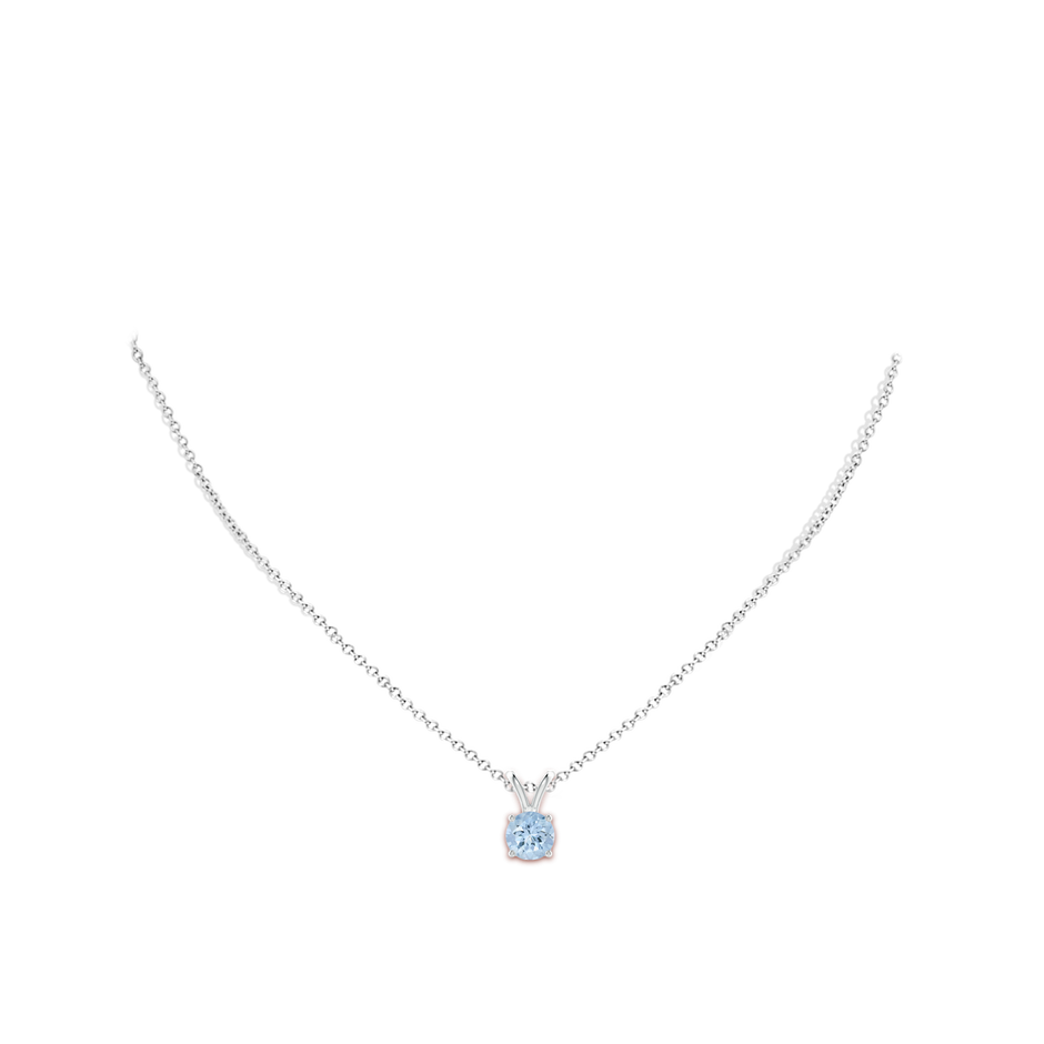 7mm AA V-Bale Round Aquamarine Solitaire Pendant in White Gold pen