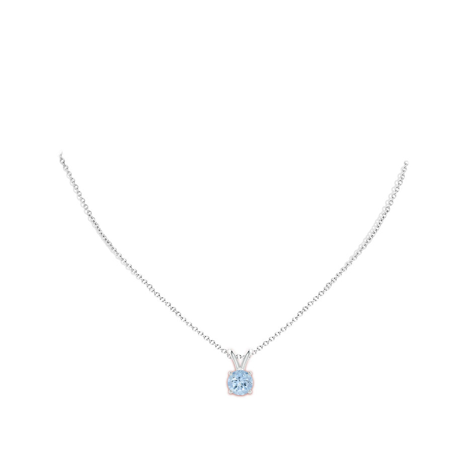 8mm AA V-Bale Round Aquamarine Solitaire Pendant in White Gold pen