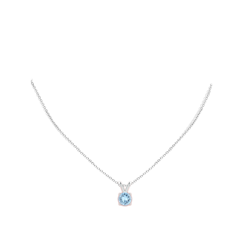 8mm AAA V-Bale Round Aquamarine Solitaire Pendant in White Gold pen