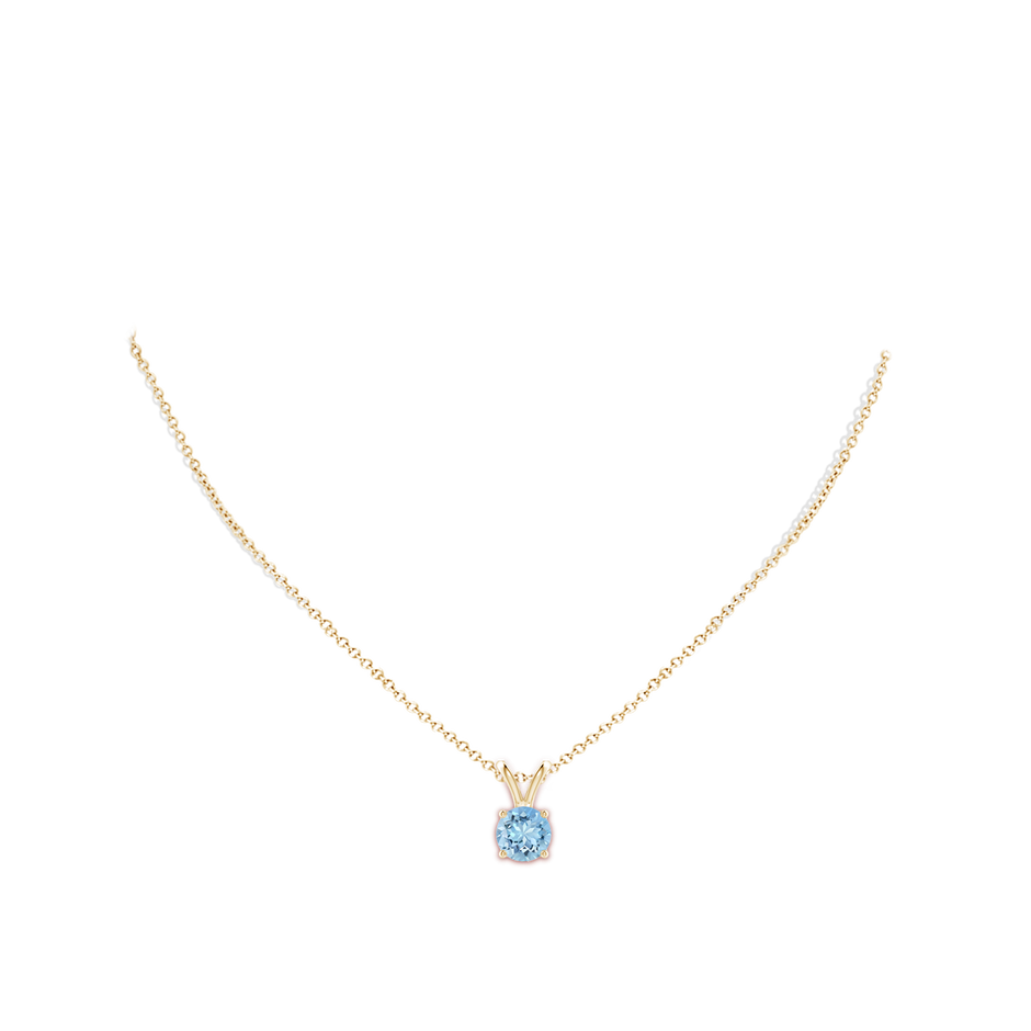 8mm AAAA V-Bale Round Aquamarine Solitaire Pendant in Yellow Gold pen