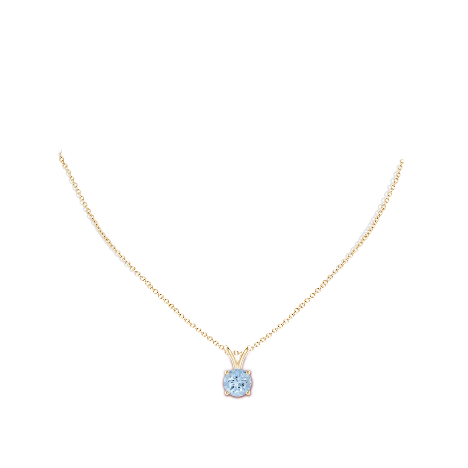 9mm AA V-Bale Round Aquamarine Solitaire Pendant in Yellow Gold pen