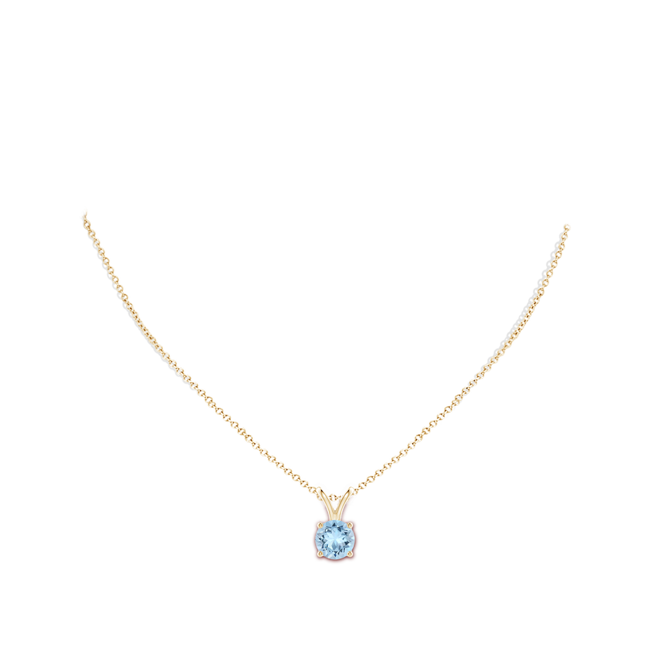 9mm AAA V-Bale Round Aquamarine Solitaire Pendant in Yellow Gold pen