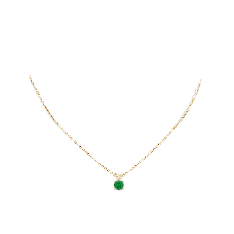 6mm AA V-Bale Round Emerald Solitaire Pendant in Yellow Gold pen