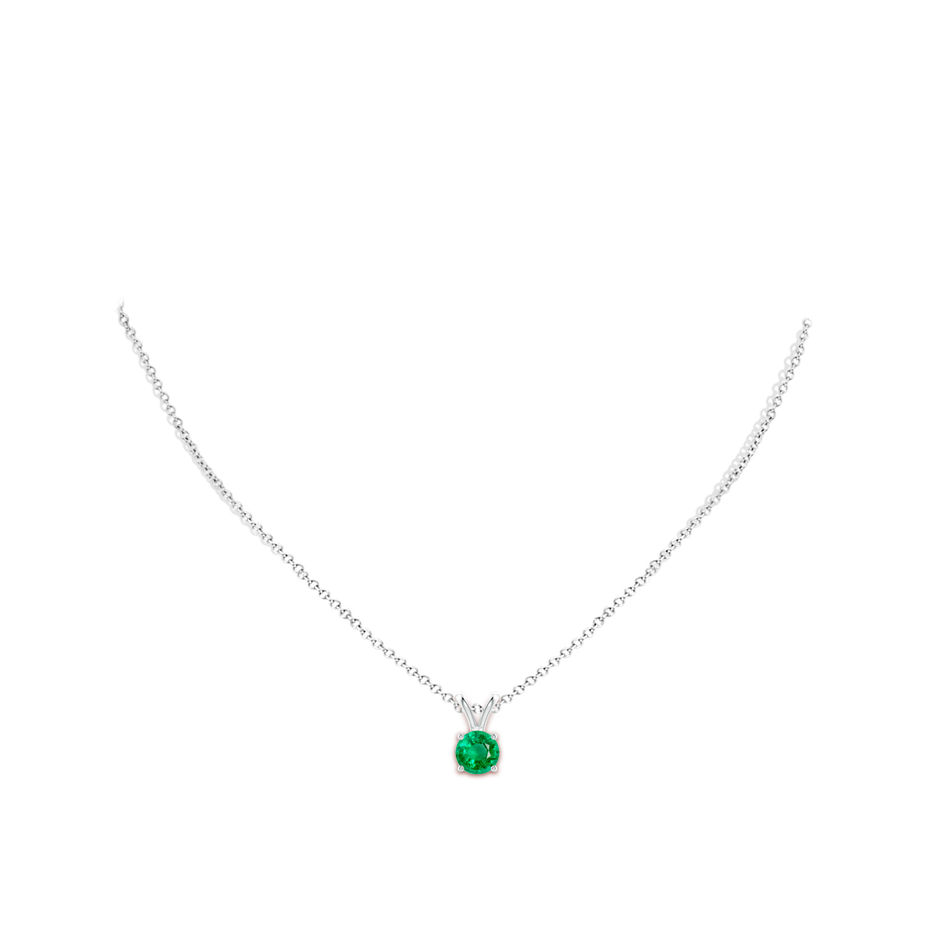 7mm AAA V-Bale Round Emerald Solitaire Pendant in White Gold pen