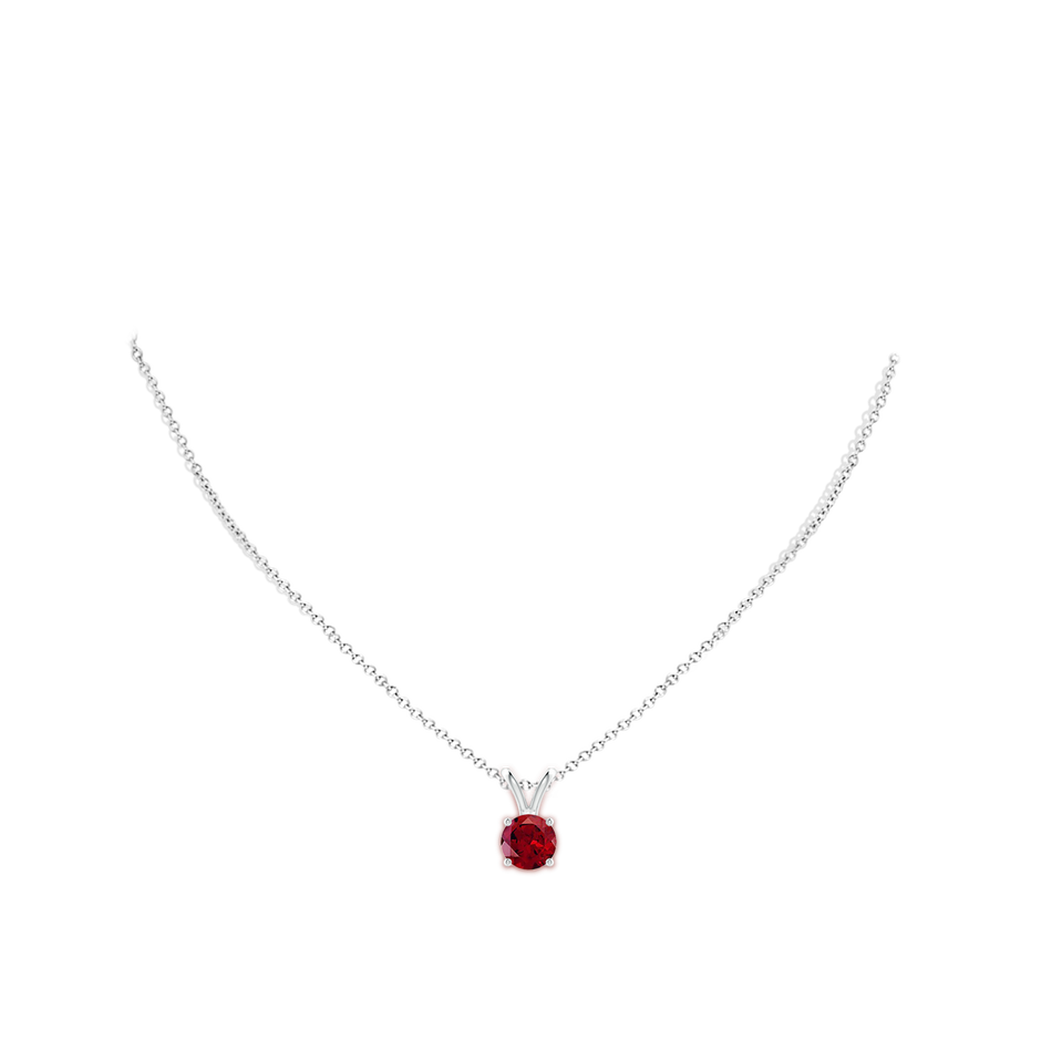 8mm AAAA V-Bale Round Garnet Solitaire Pendant in White Gold pen