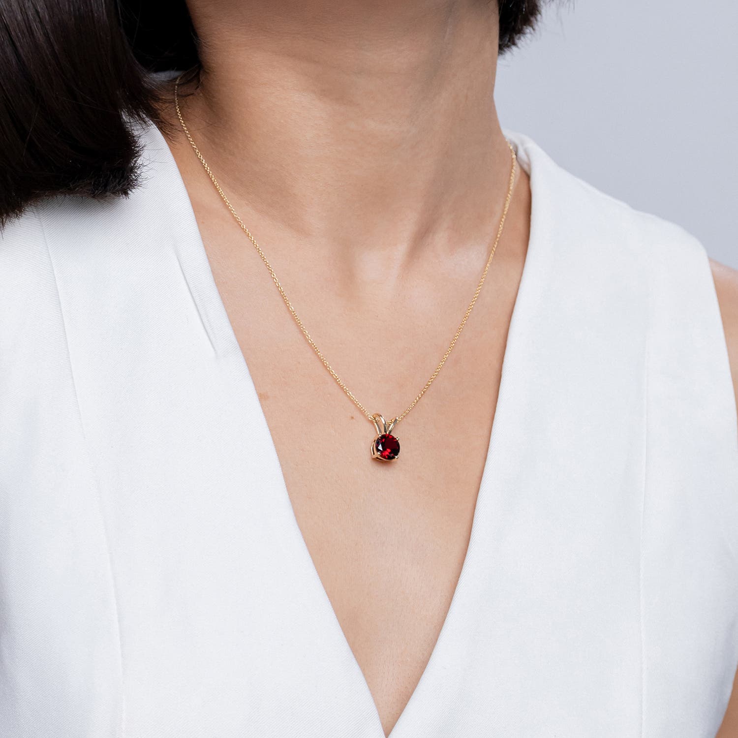 A - Garnet / 0.6 CT / 14 KT Yellow Gold