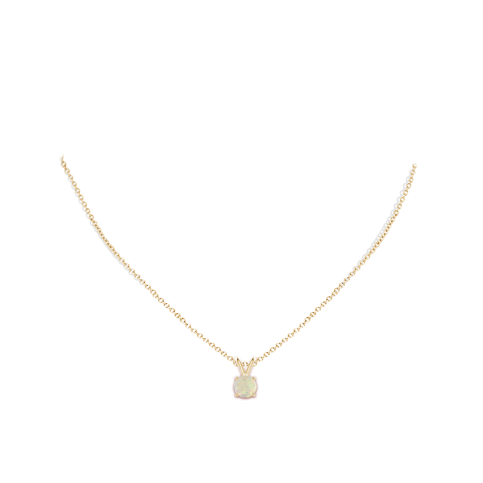 7mm AAA V-Bale Round Opal Solitaire Pendant in 18K Yellow Gold pen