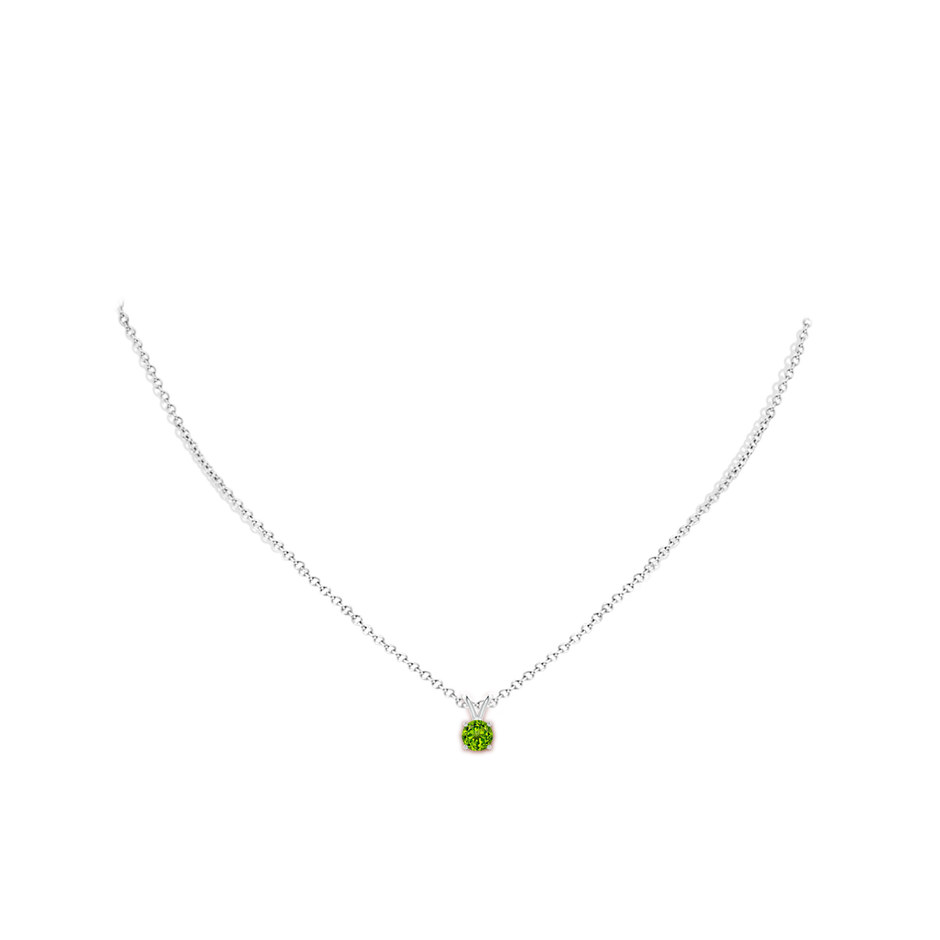 5mm AAAA V-Bale Round Peridot Solitaire Pendant in S999 Silver pen