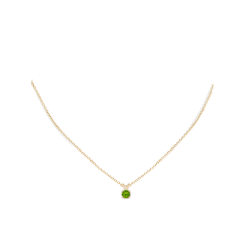 5mm AAAA V-Bale Round Peridot Solitaire Pendant in Yellow Gold pen