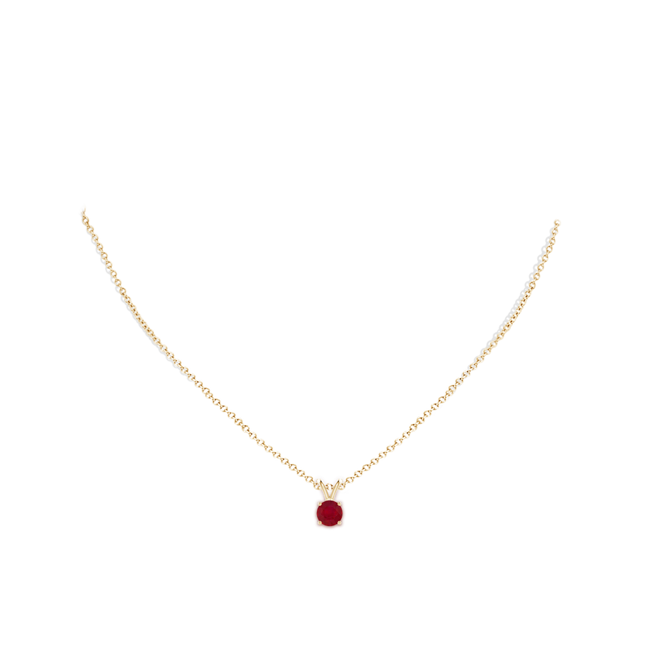 6mm AA V-Bale Round Ruby Solitaire Pendant in Yellow Gold pen