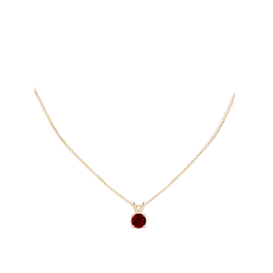 8mm AAAA V-Bale Round Ruby Solitaire Pendant in Yellow Gold pen