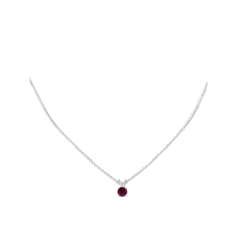 5mm AAA V-Bale Round Rhodolite Solitaire Pendant in White Gold pen