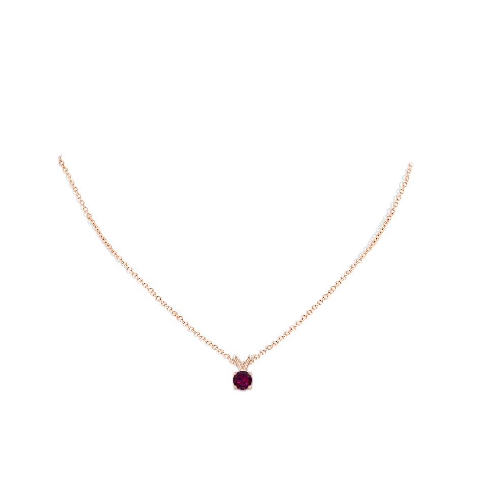 5mm AAAA V-Bale Round Rhodolite Solitaire Pendant in Rose Gold pen