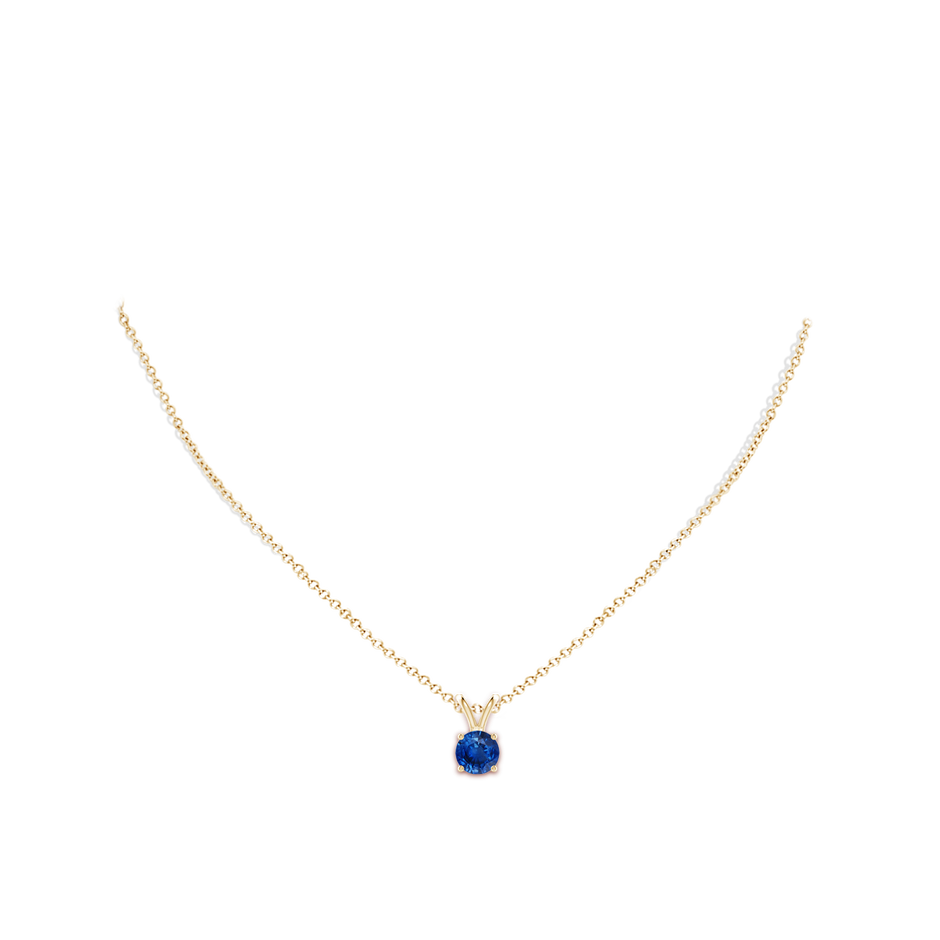 7mm AAA V-Bale Round Blue Sapphire Solitaire Pendant in Yellow Gold pen