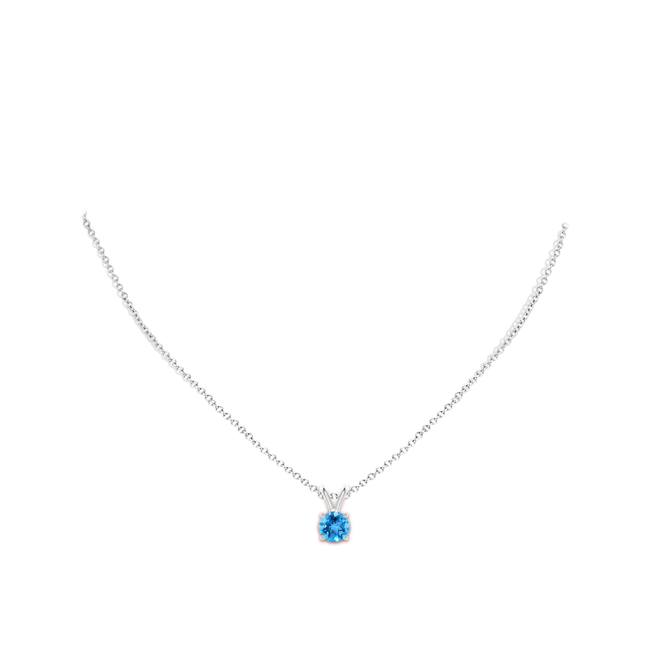7mm AAA V-Bale Round Swiss Blue Topaz Solitaire Pendant in White Gold pen