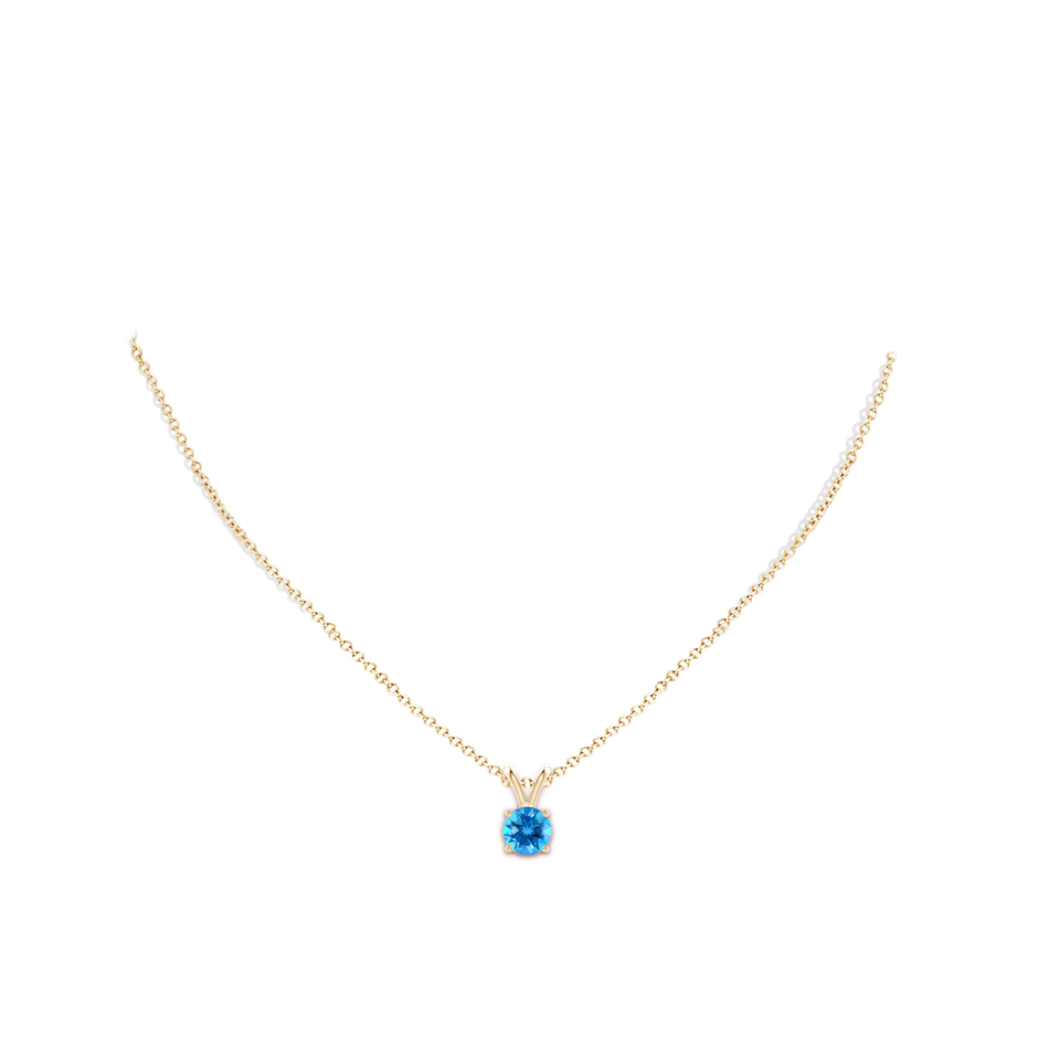 7mm AAAA V-Bale Round Swiss Blue Topaz Solitaire Pendant in Yellow Gold pen