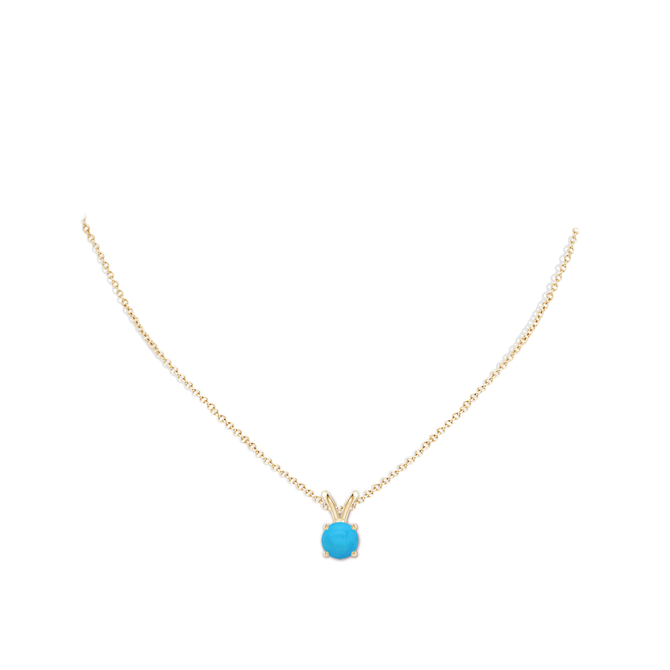 7mm AAAA V-Bale Round Turquoise Solitaire Pendant in Yellow Gold pen