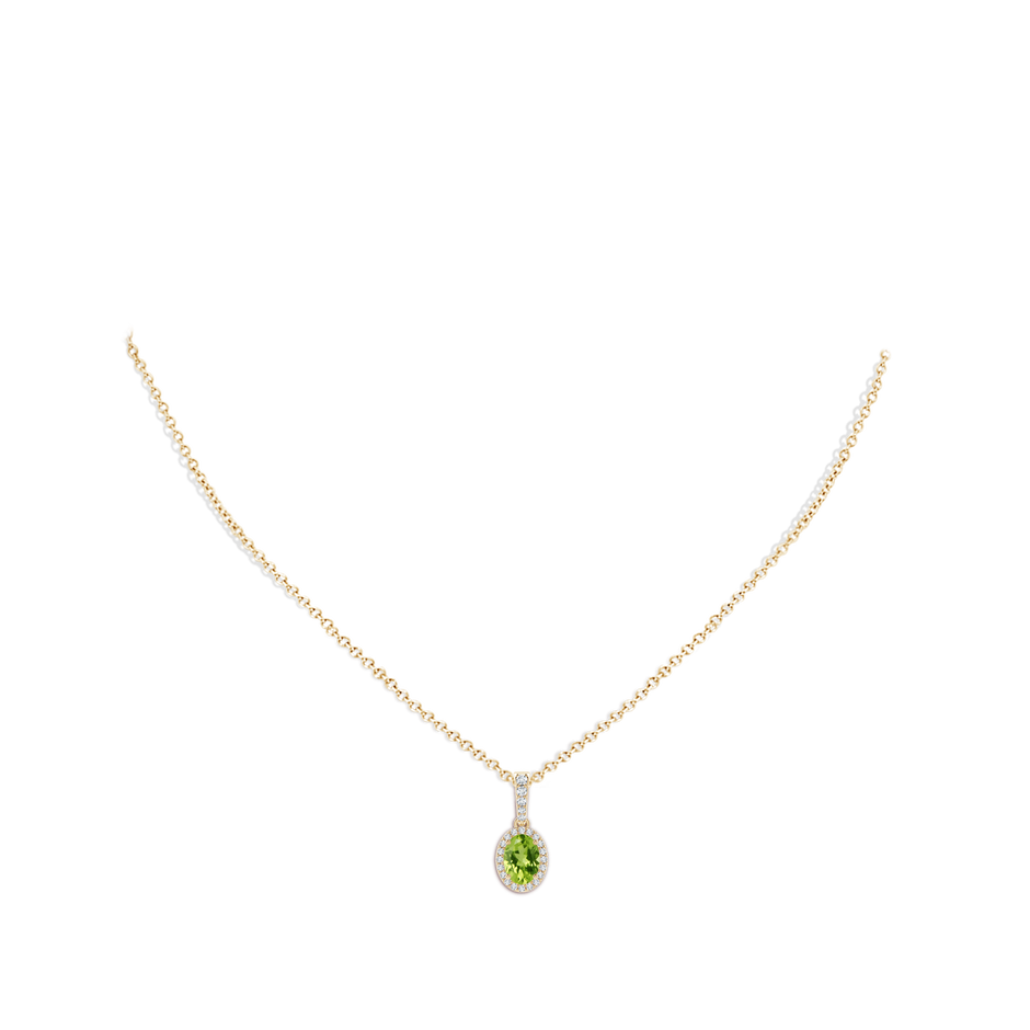 7x5mm AAA Vintage Style Oval Peridot Halo Pendant in Yellow Gold body-neck
