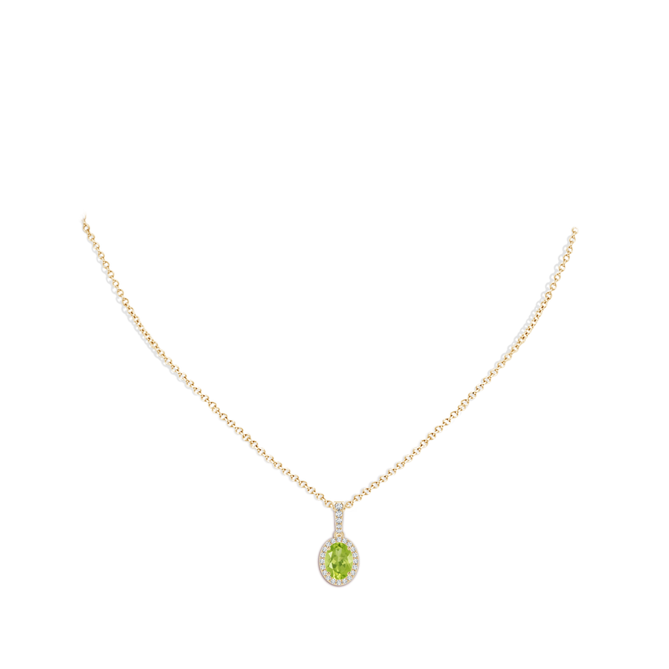 8x6mm AA Vintage Style Oval Peridot Halo Pendant in Yellow Gold body-neck