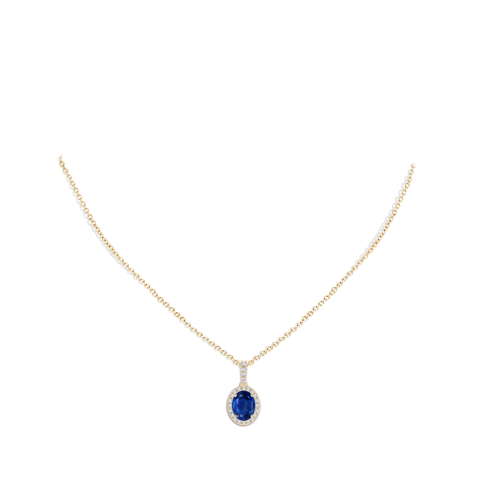 9x7mm AAA Vintage Style Oval Sapphire Halo Pendant in Yellow Gold pen