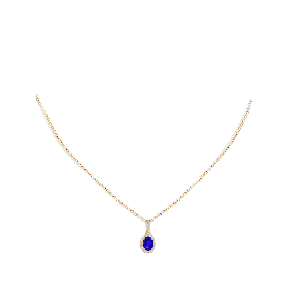 7x5mm AAAA Vintage Style Oval Tanzanite Halo Pendant in Yellow Gold body-neck