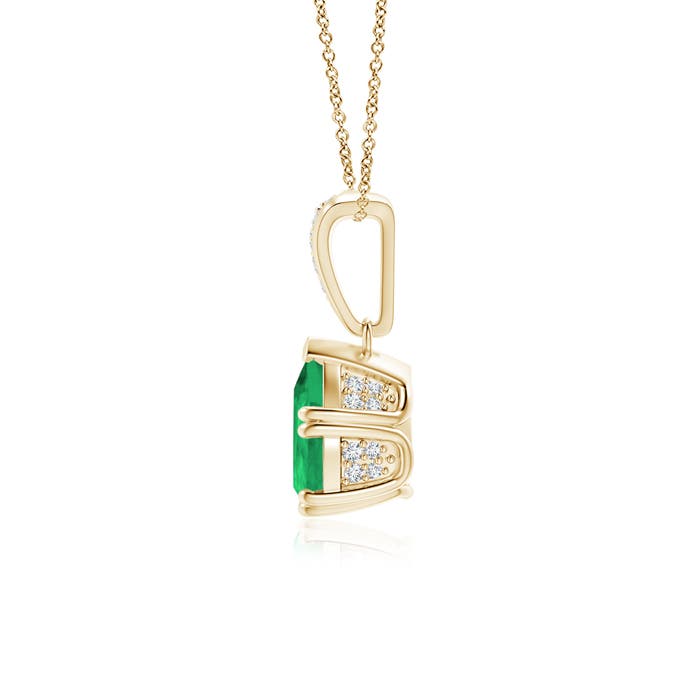 A - Emerald / 1.1 CT / 14 KT Yellow Gold