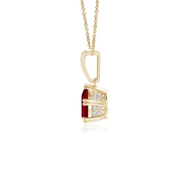 AA - Ruby / 0.9 CT / 14 KT Yellow Gold