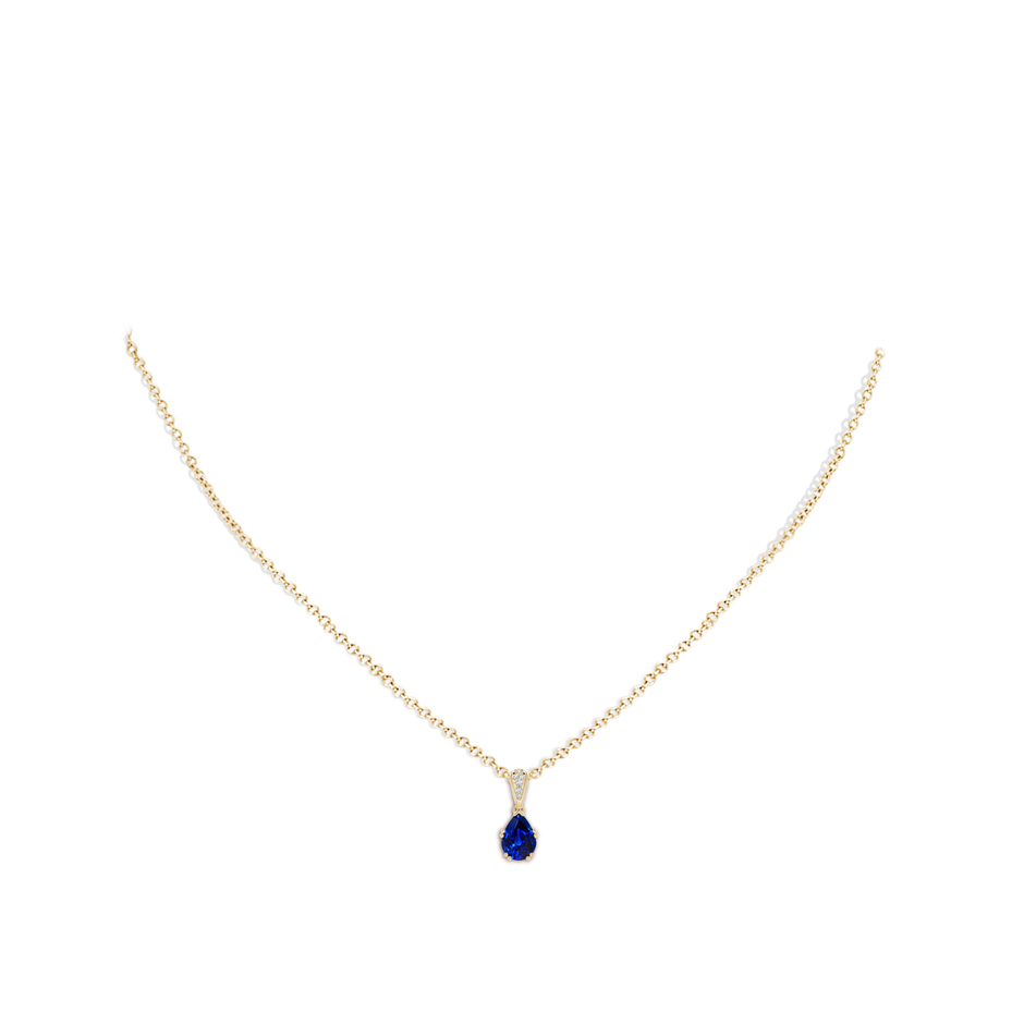 7x5mm AAAA Vintage Style Pear Sapphire Drop Pendant with Diamonds in Yellow Gold pen