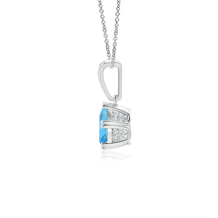 AA - Swiss Blue Topaz / 0.9 CT / 14 KT White Gold