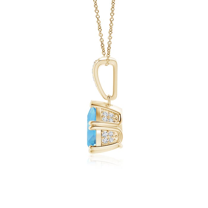 A - Swiss Blue Topaz / 1.7 CT / 14 KT Yellow Gold