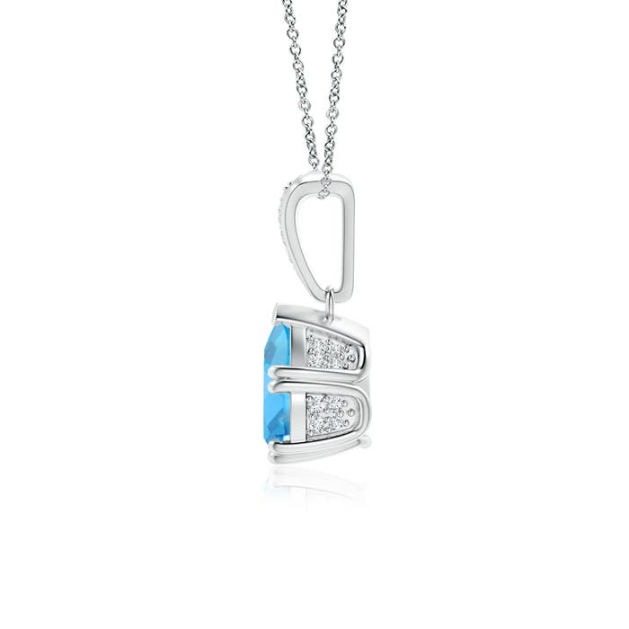 AA - Swiss Blue Topaz / 1.7 CT / 14 KT White Gold