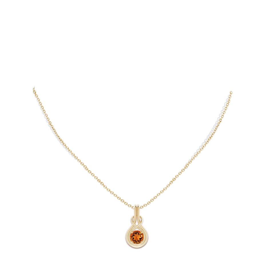 7mm AAAA Round Citrine Solitaire Infinity Knot Pendant in Yellow Gold pen