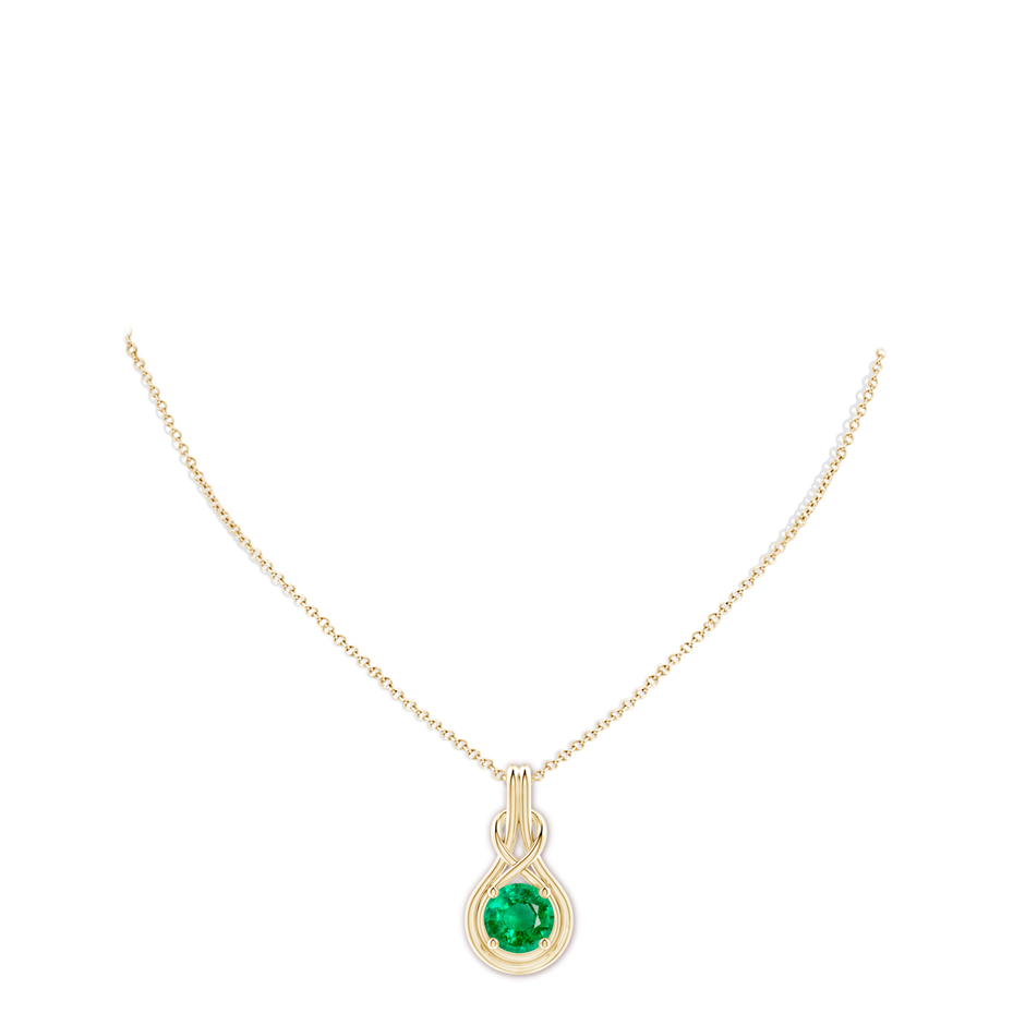 10mm AAA Round Emerald Solitaire Infinity Knot Pendant in Yellow Gold pen