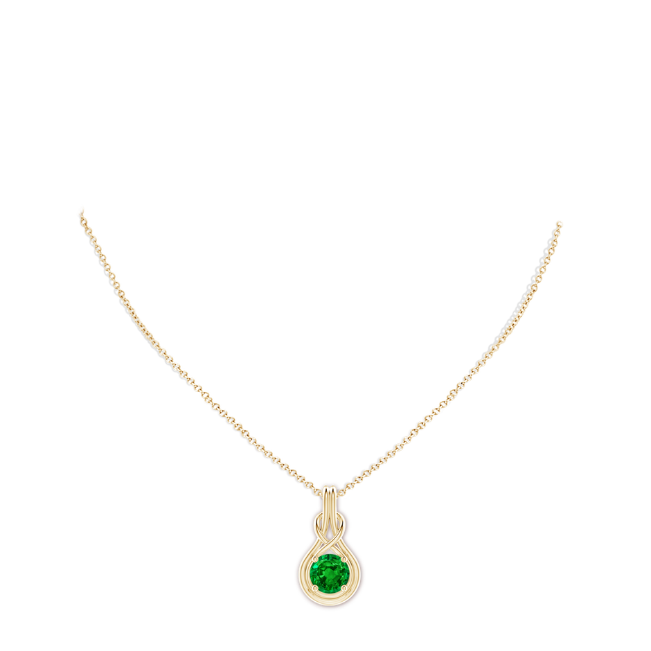 9mm AAAA Round Emerald Solitaire Infinity Knot Pendant in Yellow Gold pen